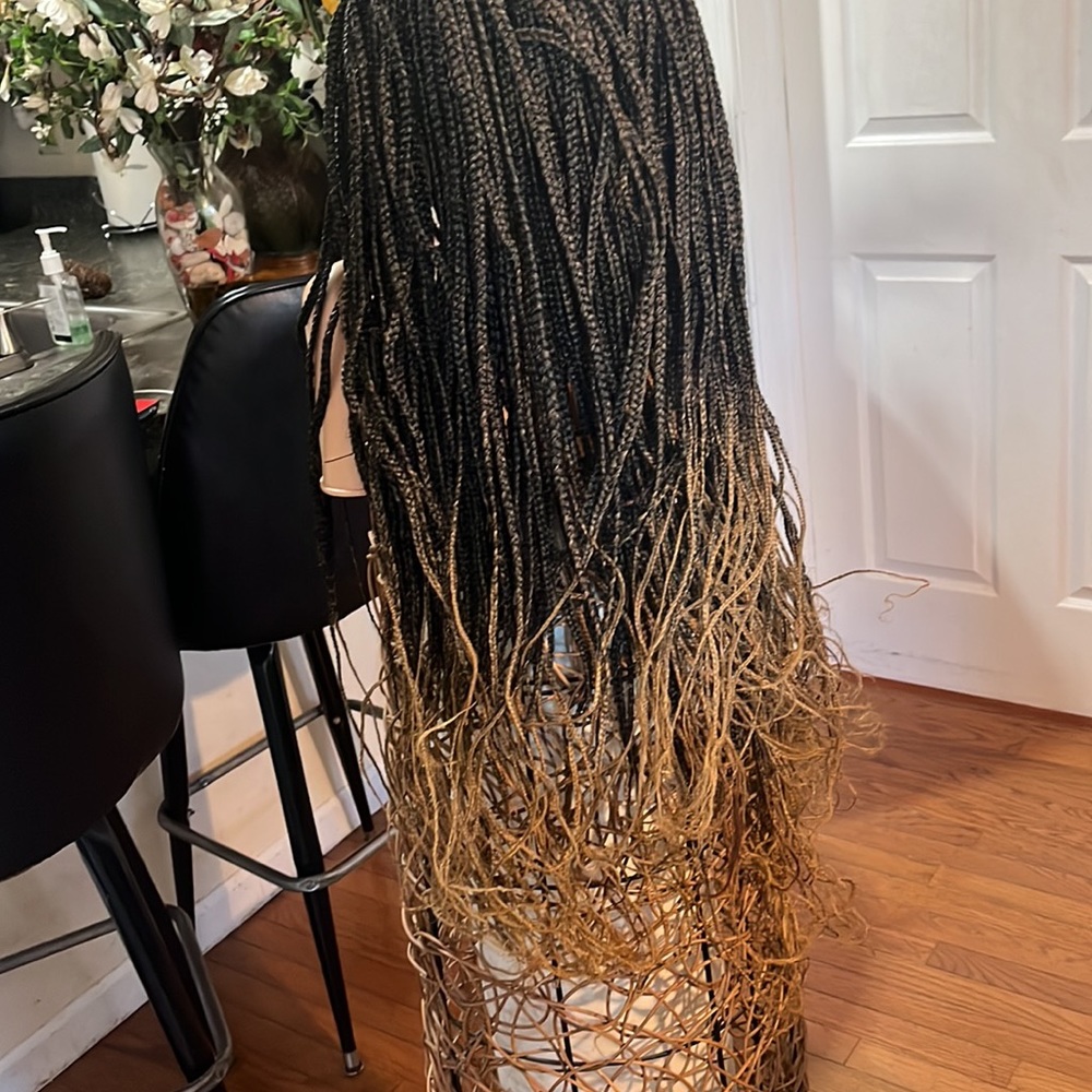 Braided wig - Picture 3 of 5